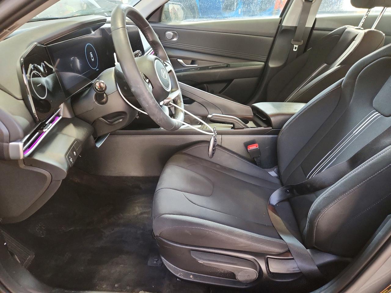 2025 Hyundai Elantra Preferred 4D - Фото 7