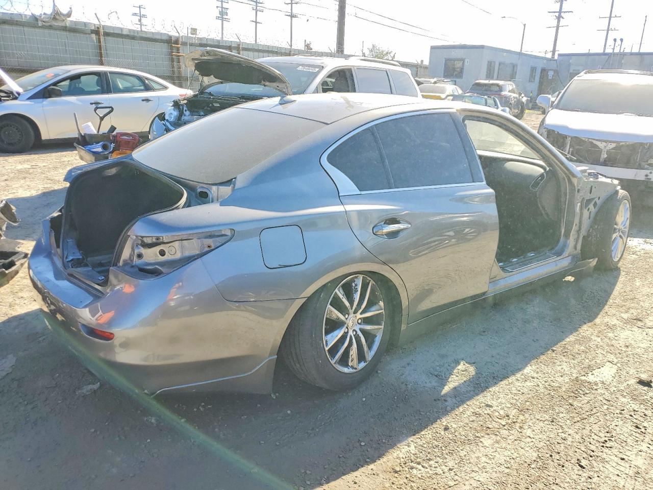 2015 Infiniti Q50 Base - Фото 3