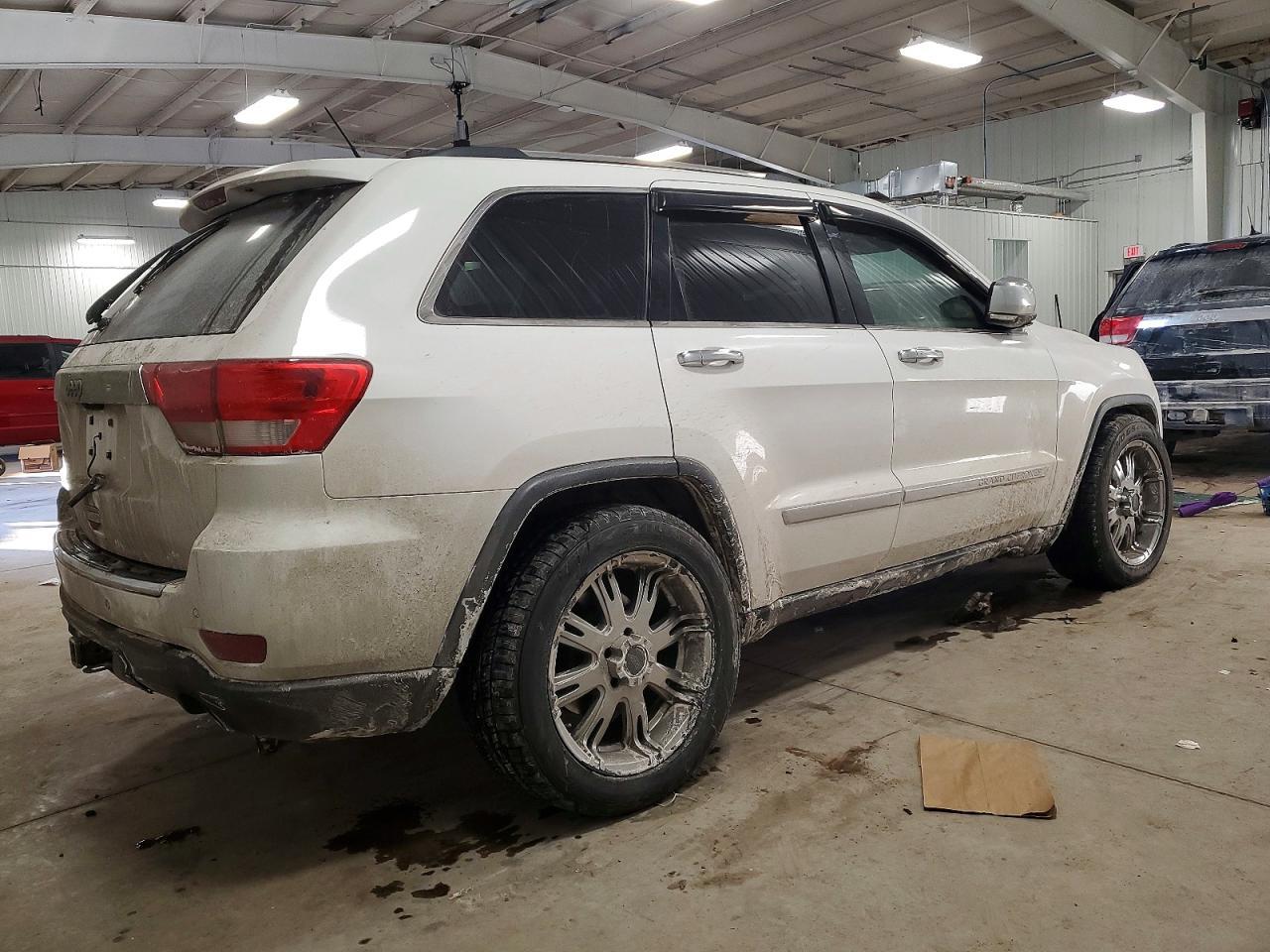 2013 Jeep Grand Cherokee Overland - Фото 3