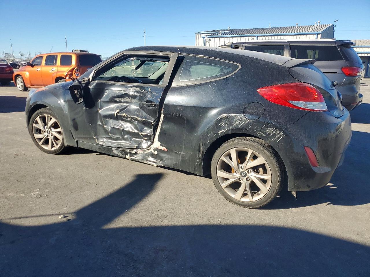 2016 Hyundai Veloster - Фото 2