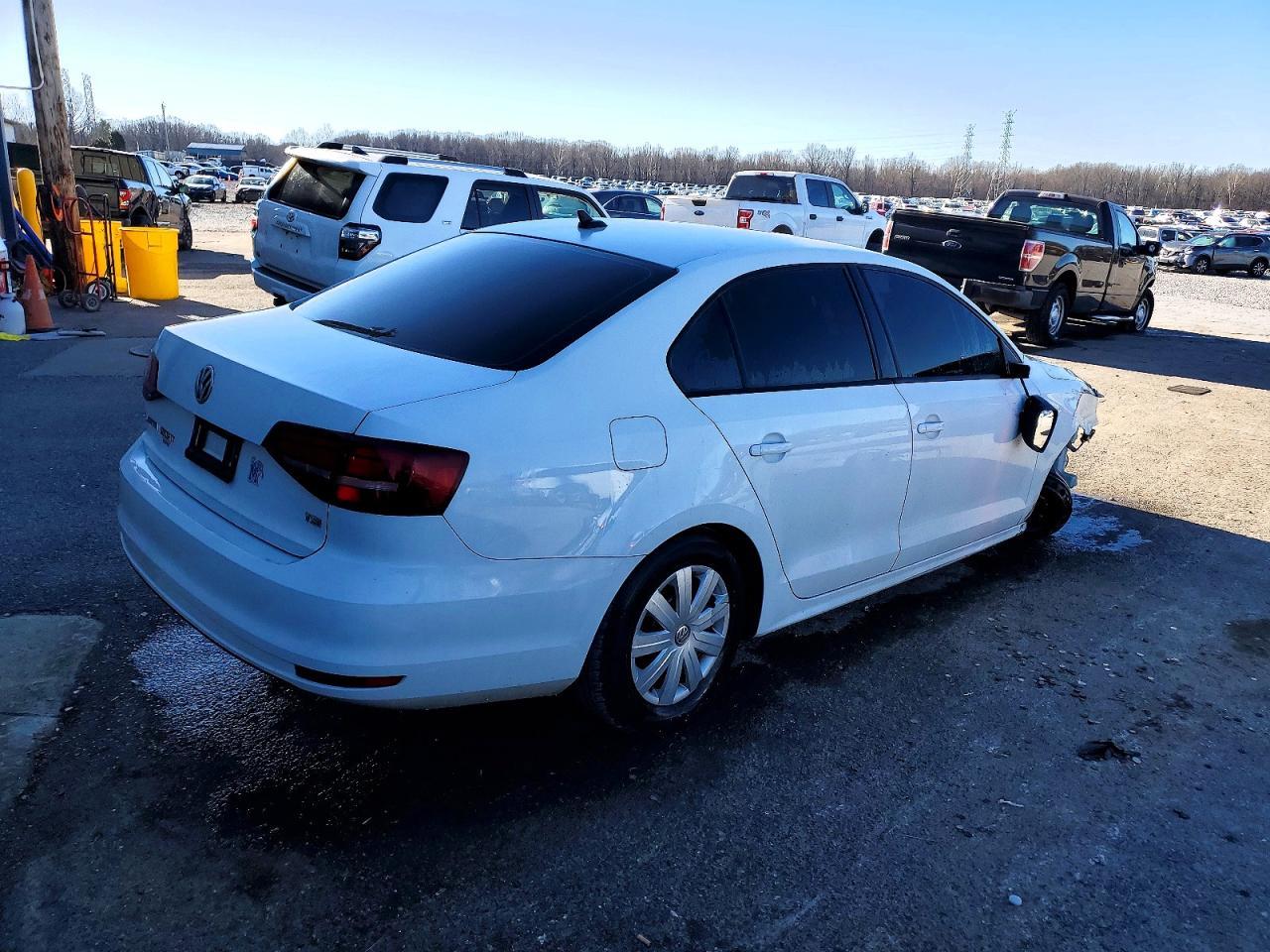2016 Volkswagen Jetta S - Фото 3