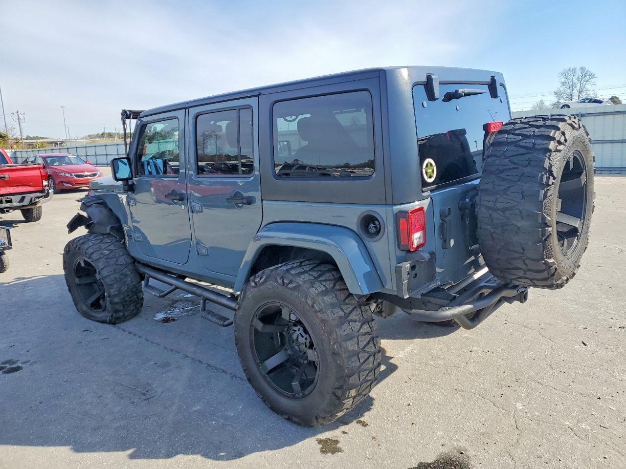 2015 Jeep Wrangler Unlimited Sahara - Image 2