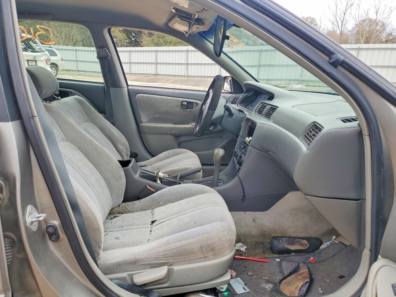 1999 Toyota Camry Ce - Фото 7