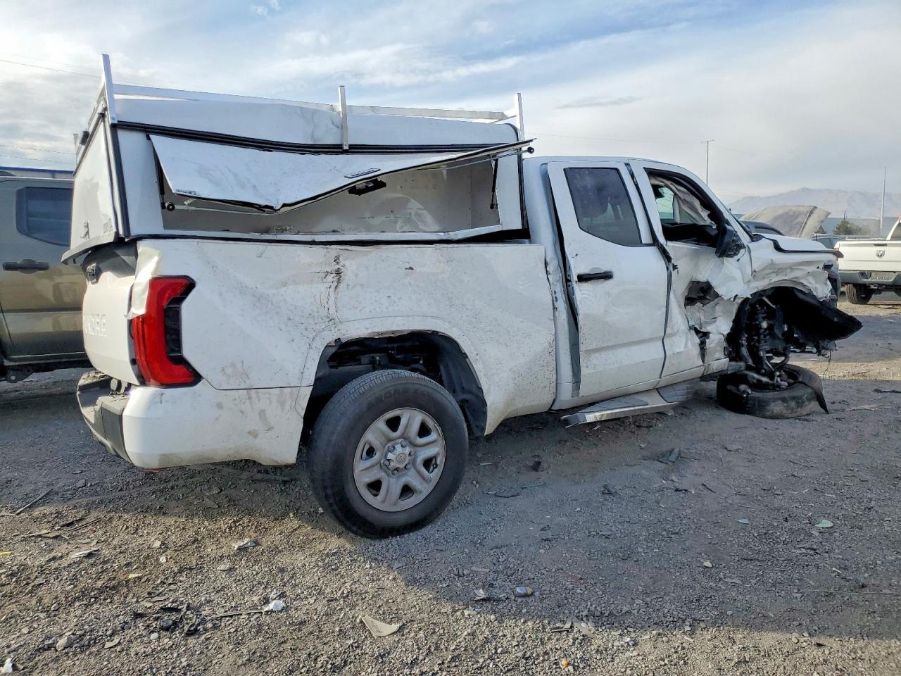 2025 Toyota Tundra Double Cab Sr - Фото 3