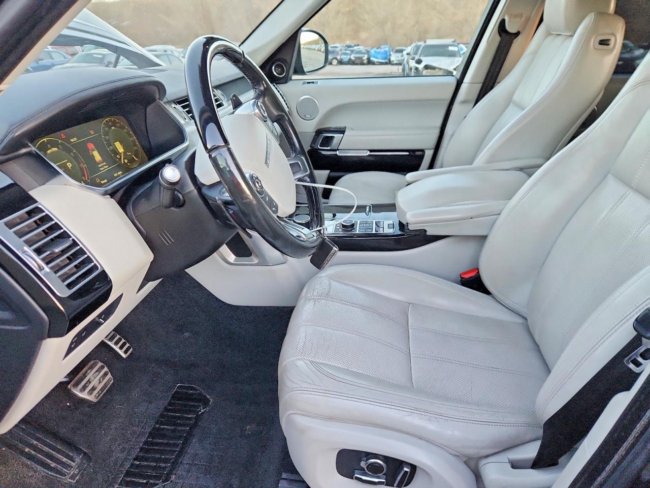2016 Land Rover Range Rover Supercharged - Image 7