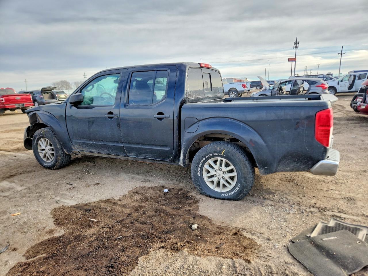 2015 Nissan Frontier S - Image 2