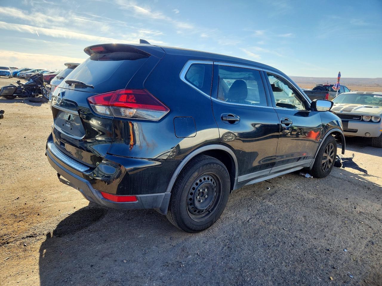 2018 Nissan Rogue S - Фото 3