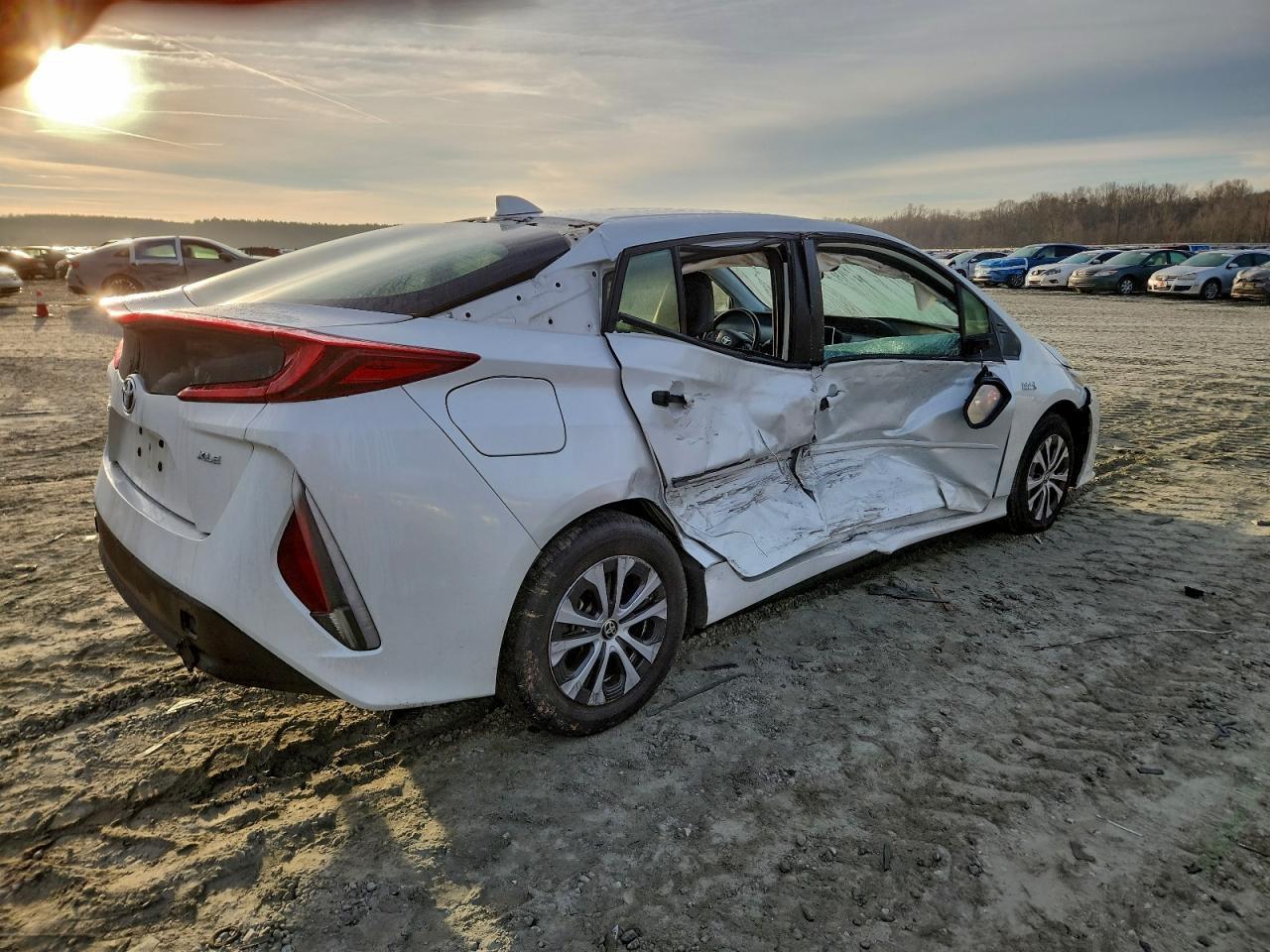 2022 Toyota Prius Prime Le - Image 3