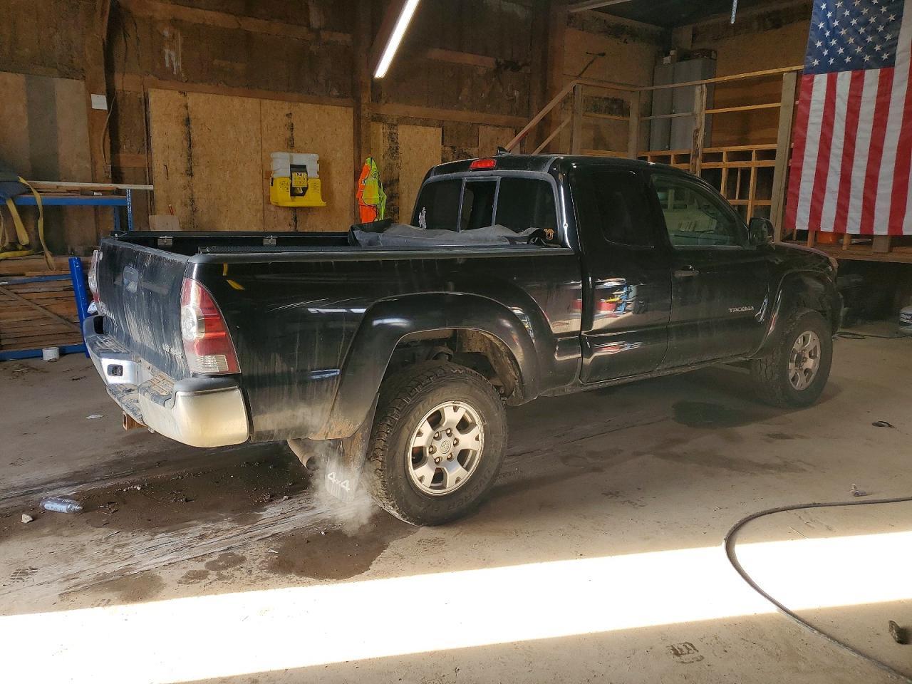 2014 Toyota Tacoma - Image 3