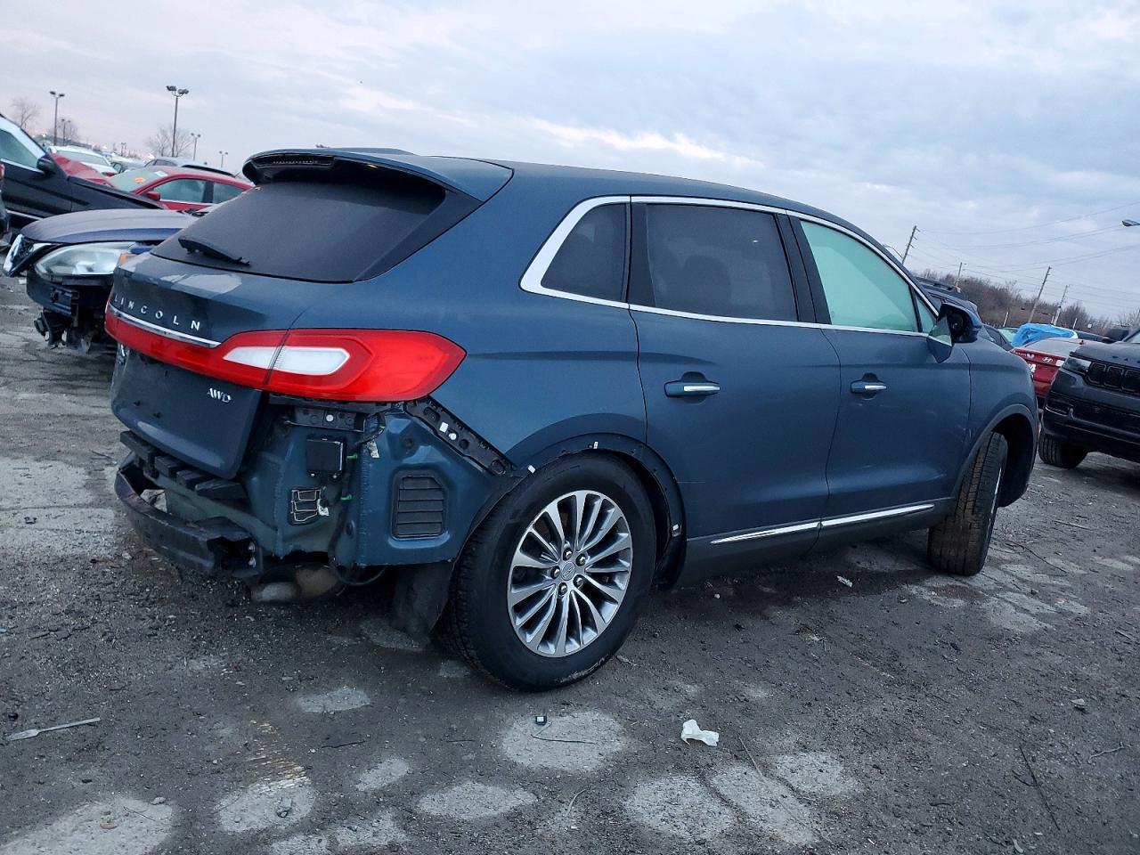 2016 Lincoln Mkx Select - Image 3
