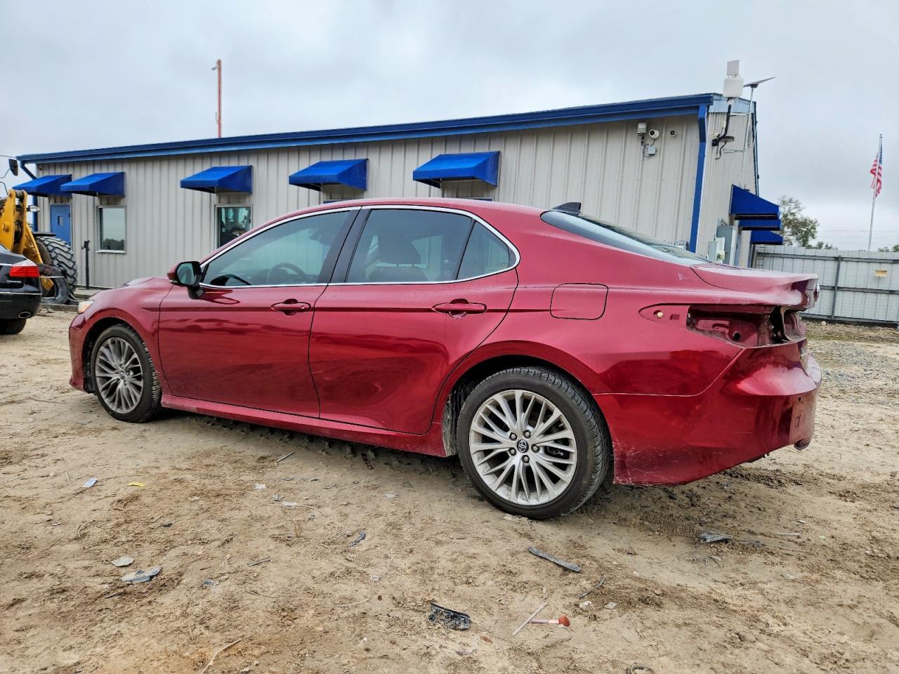 2019 Toyota Camry L - Фото 2