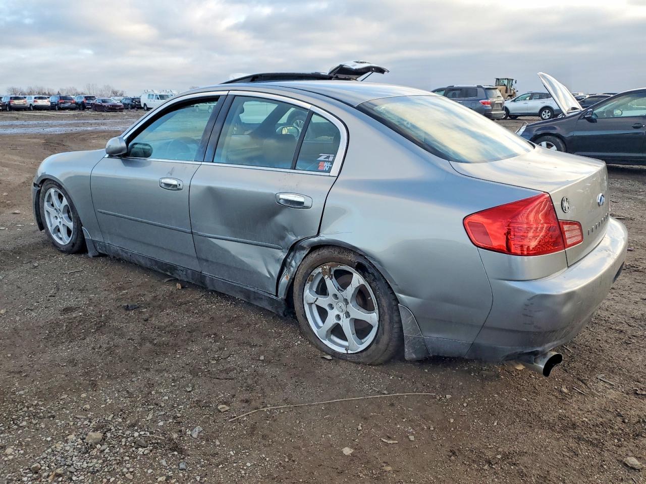 2004 Infiniti G35 Base - Image 2