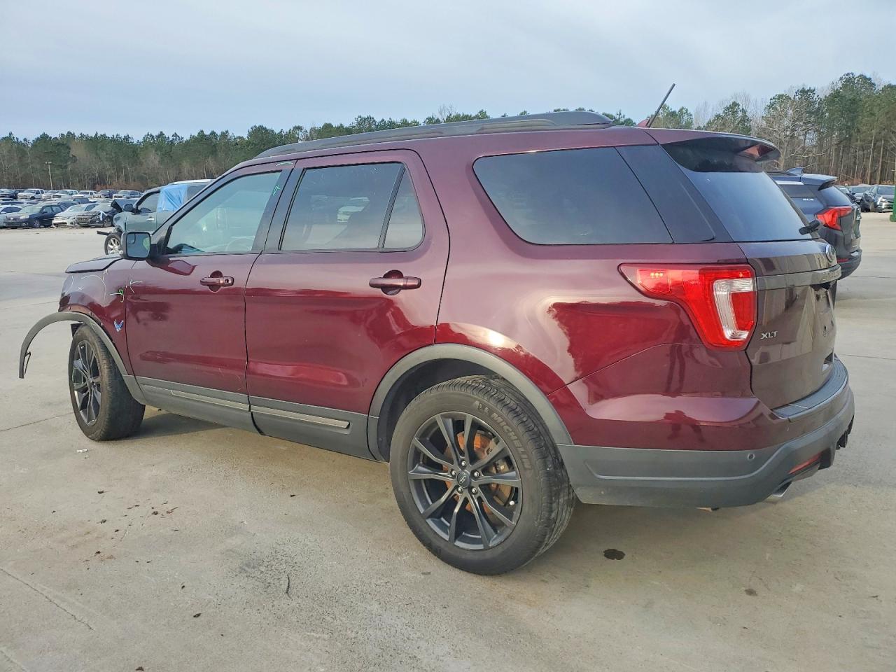 2018 Ford Explorer Xlt - Фото 2