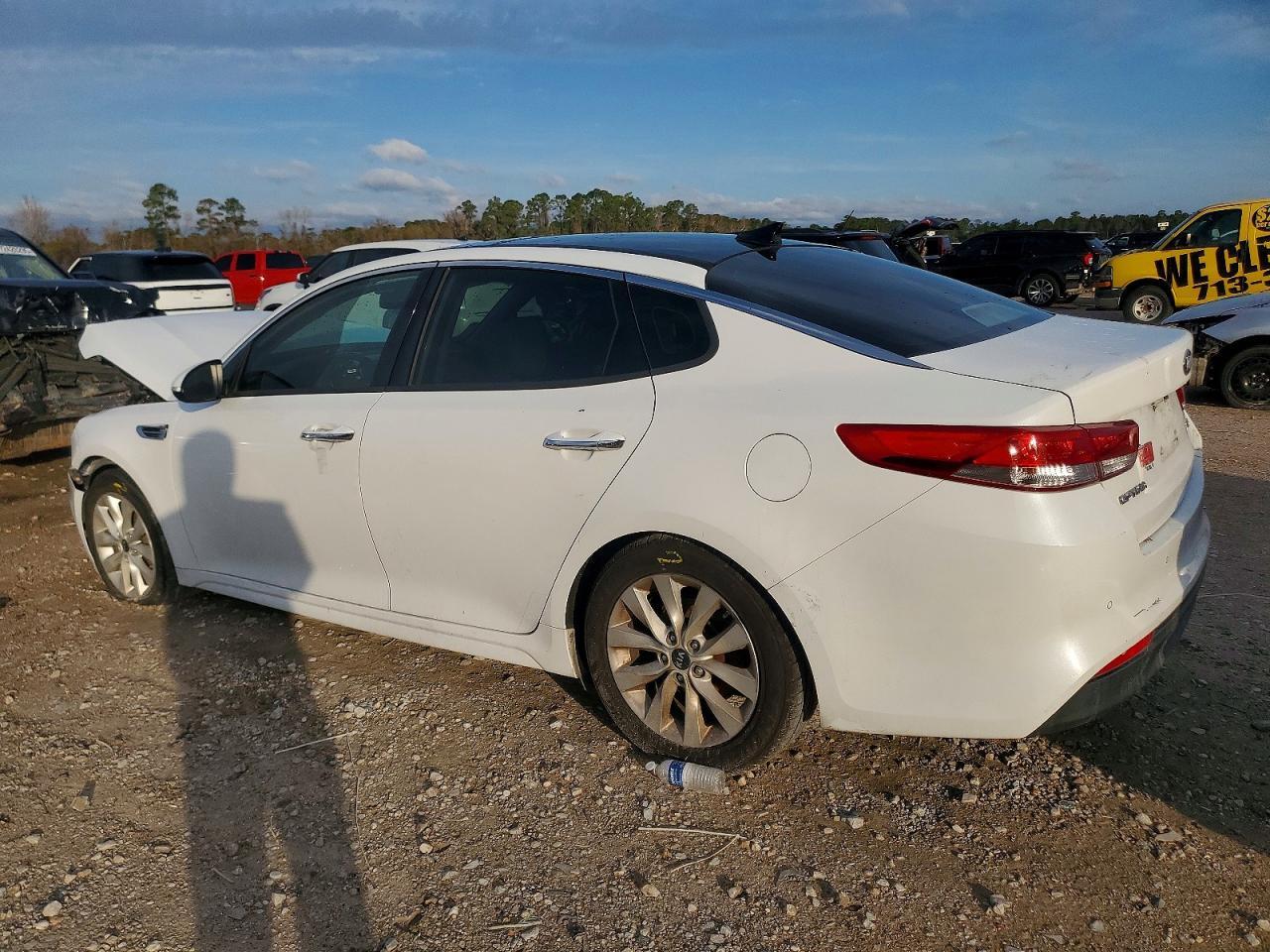 2016 Kia Optima Ex - Image 2