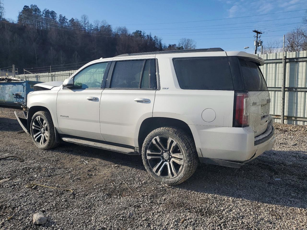 2019 GMC Yukon Slt - Фото 2
