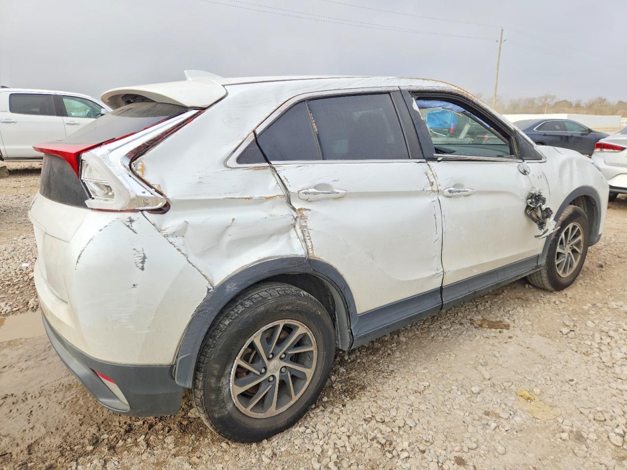 2020 Mitsubishi Eclipse Cross Es - Фото 3
