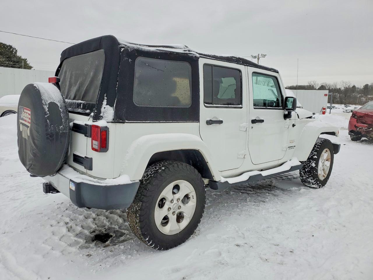 2014 Jeep Wrangler Unlimited Sahara - Image 3