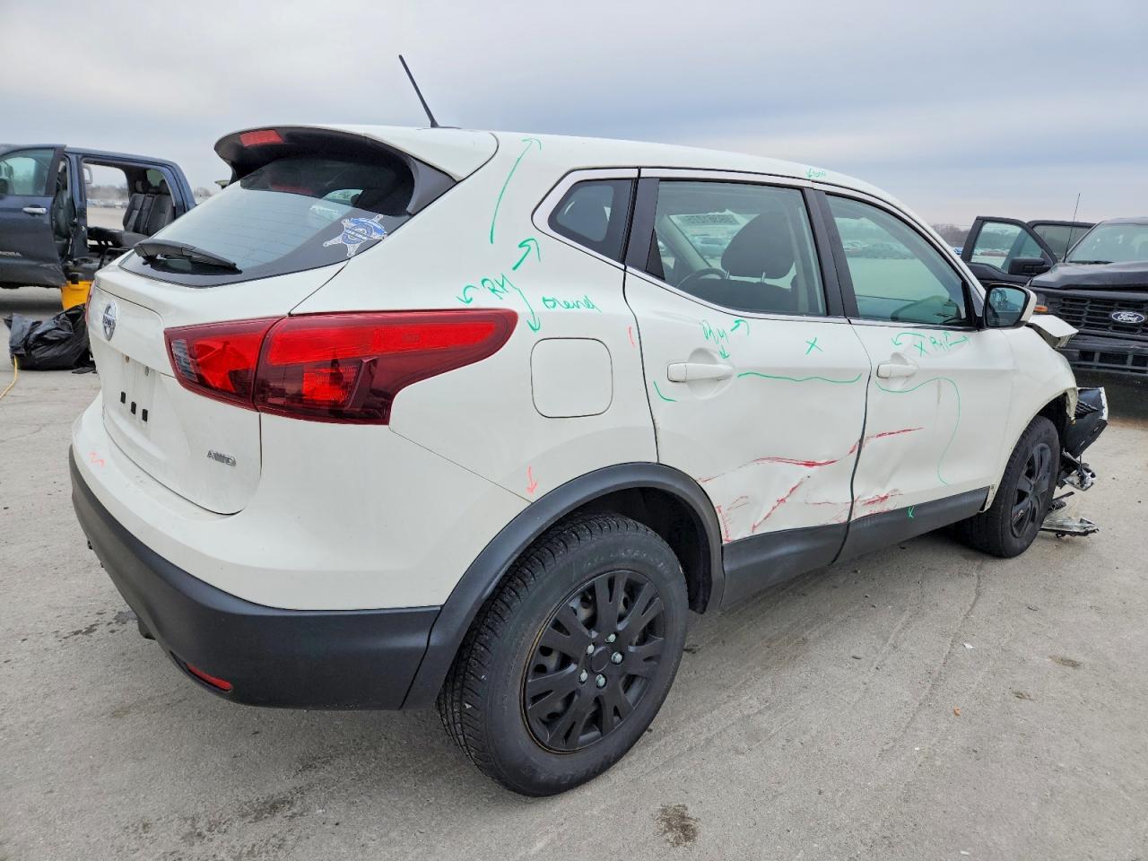 2019 Nissan Rogue Sport S - Фото 3