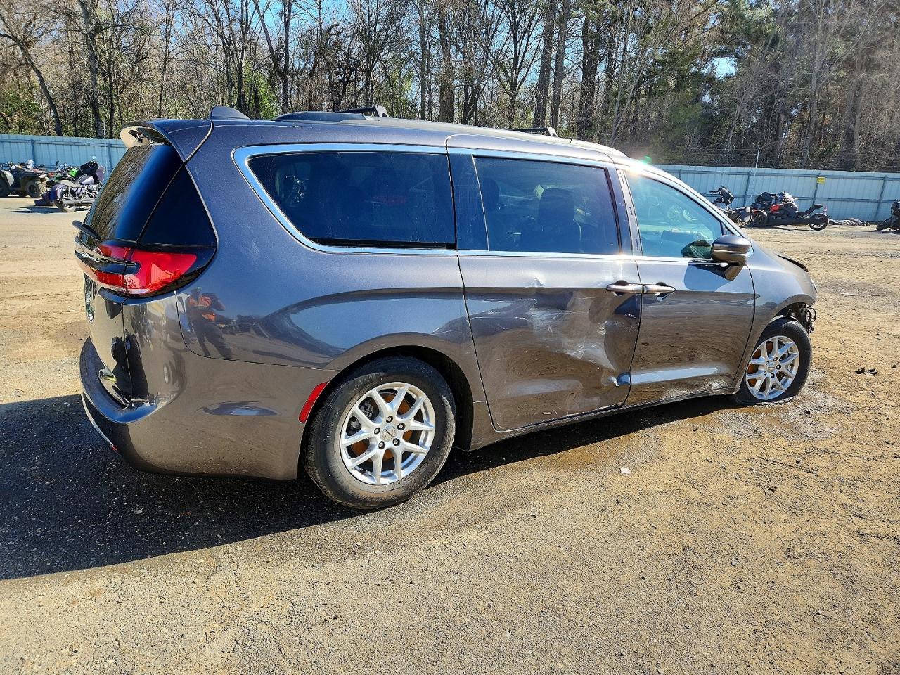 2022 Chrysler Pacifica Touring L - Фото 3
