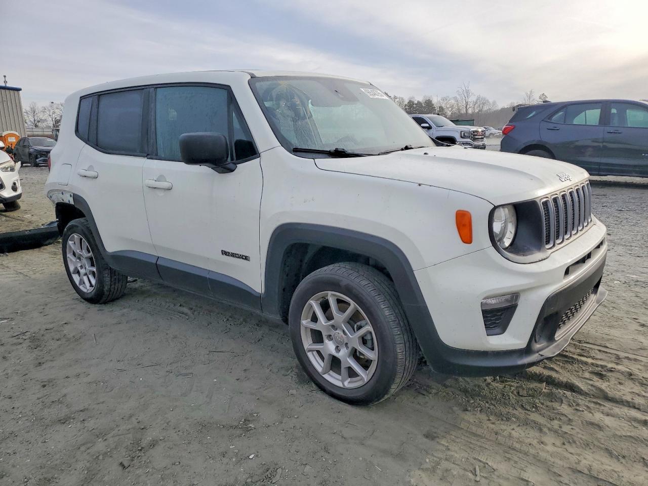 2023 Jeep Renegade Latitude - Фото 4