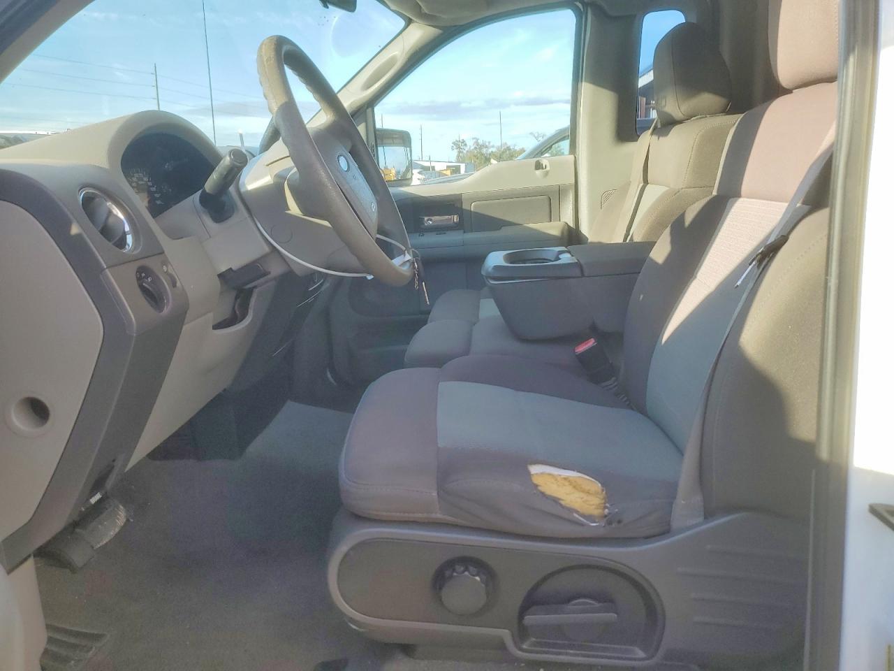 2006 Ford F150 - Image 7