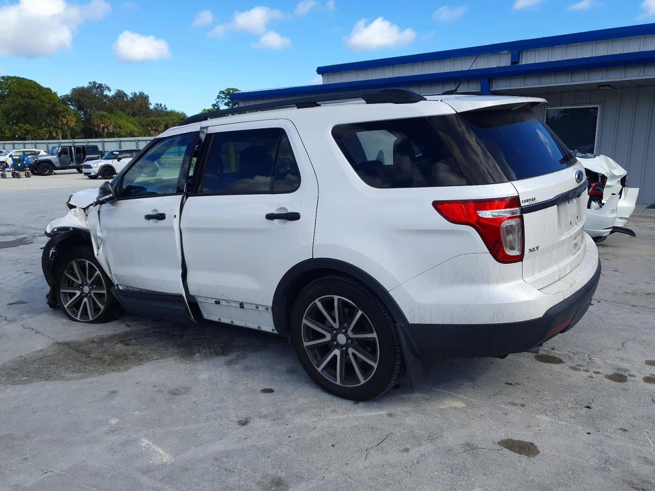 2015 Ford Explorer Xlt - Фото 2