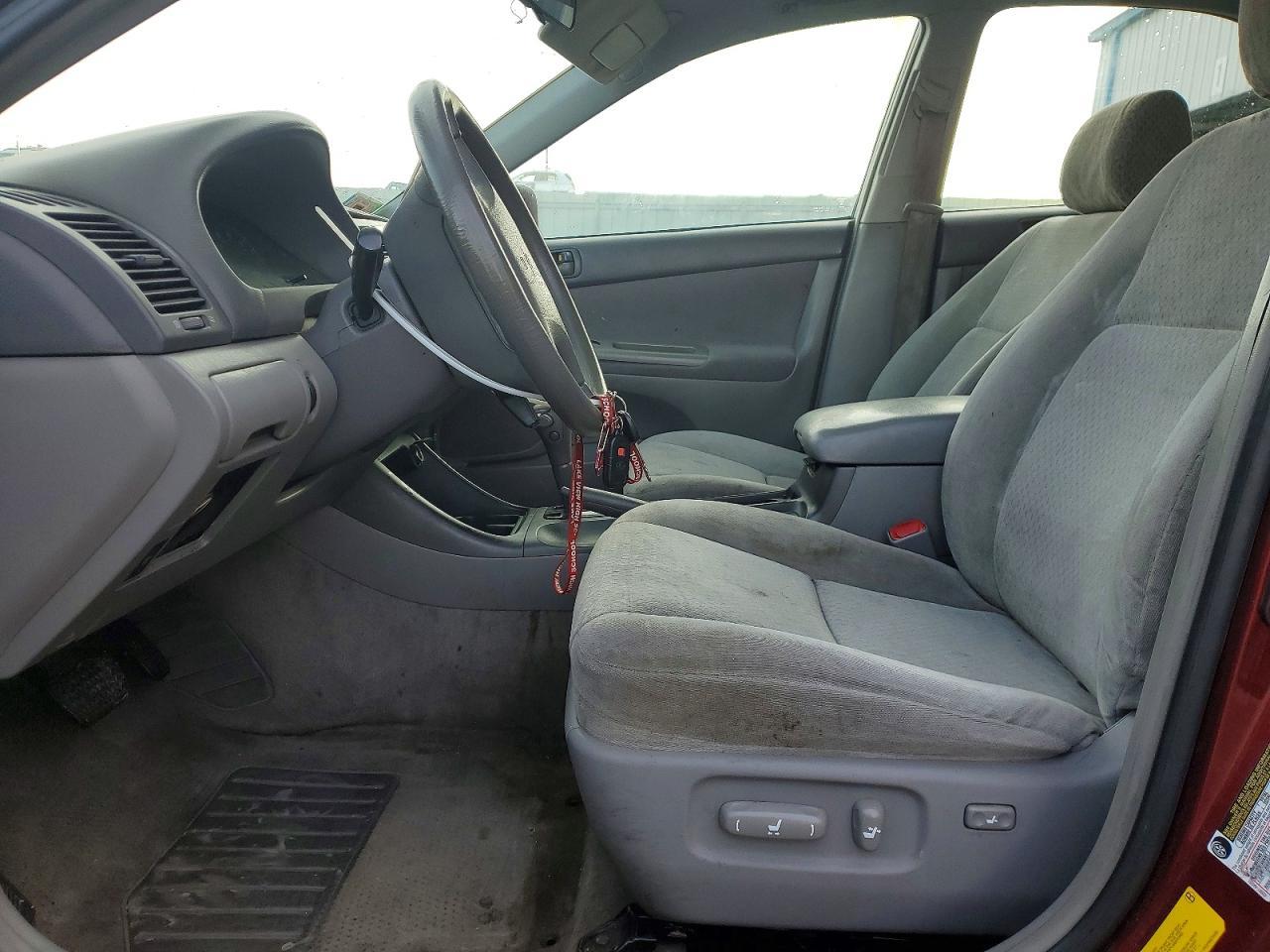 2004 Toyota Camry Le - Image 7