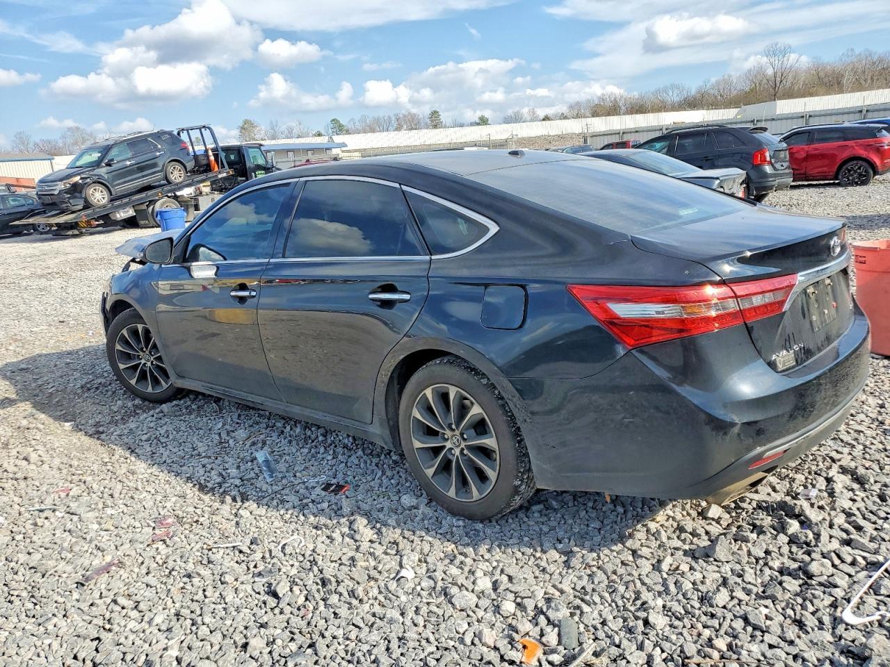 2016 Toyota Avalon Xle - Image 2