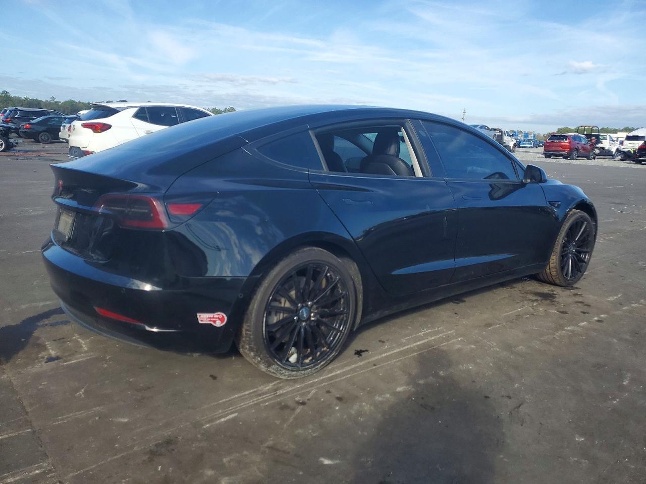2019 Tesla Model 3 - Image 3