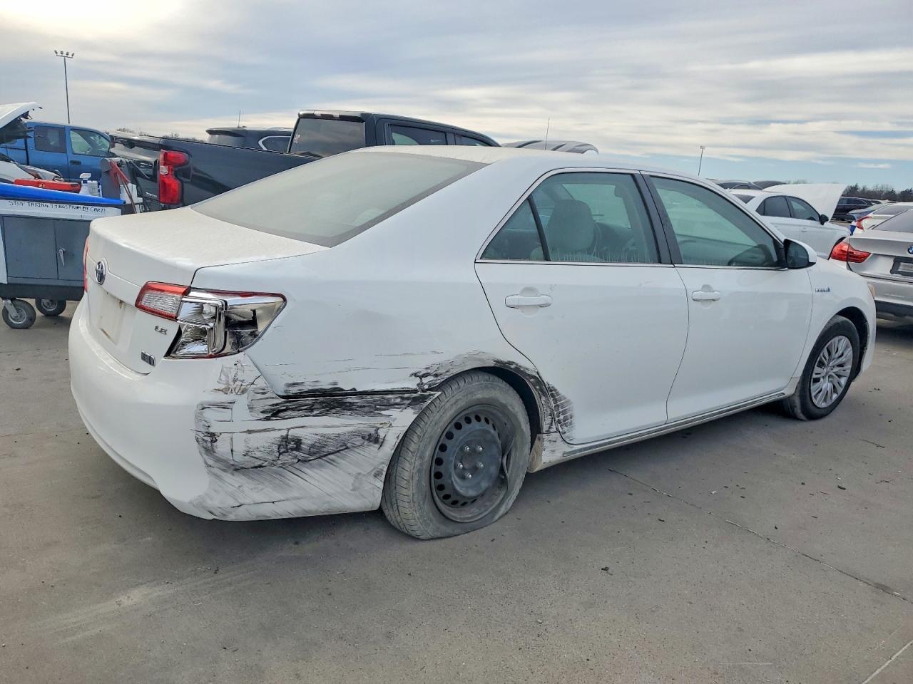 2014 Toyota Camry Hybrid Le - Фото 3