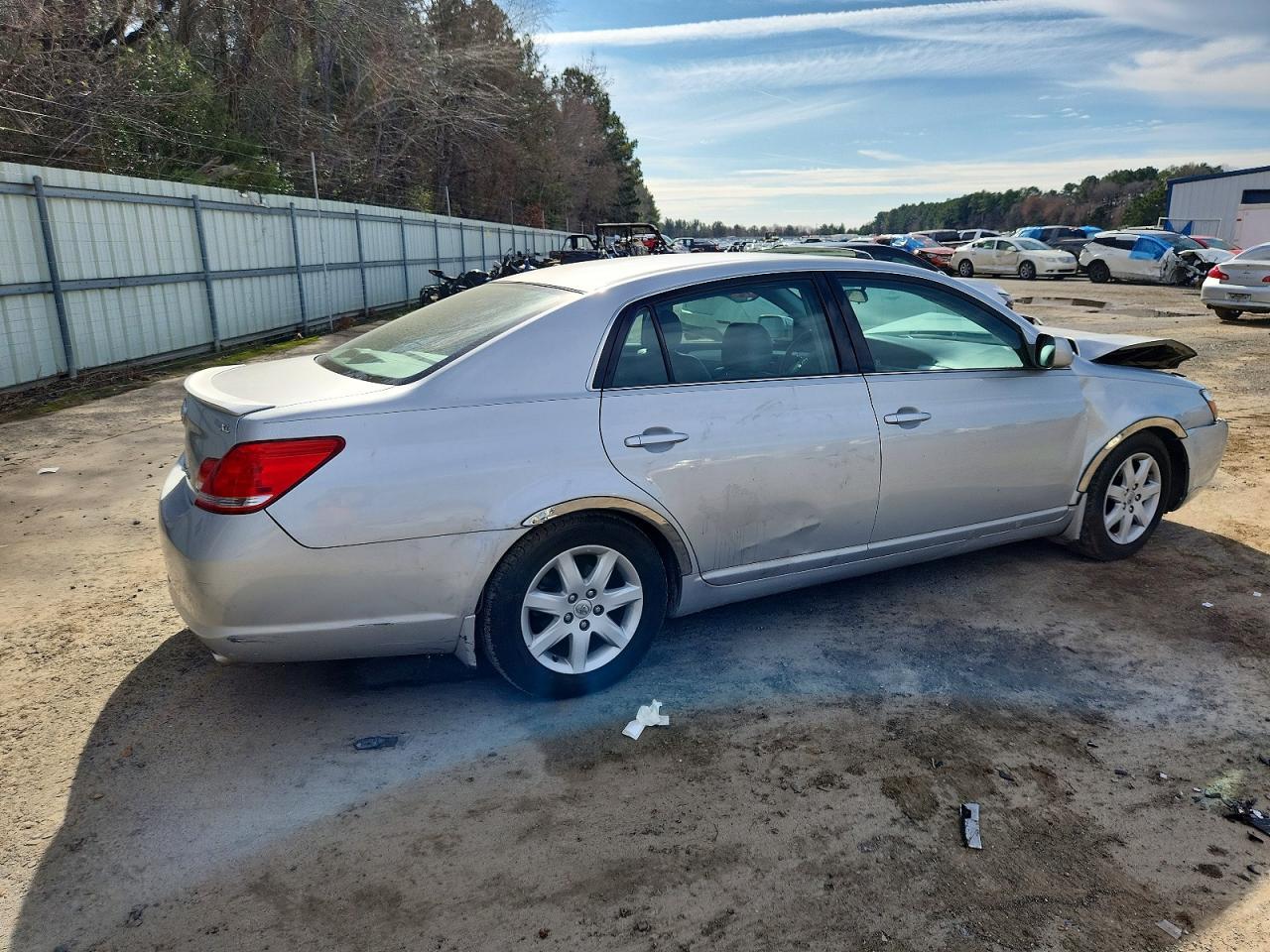 2006 Toyota Avalon Xl - Image 3