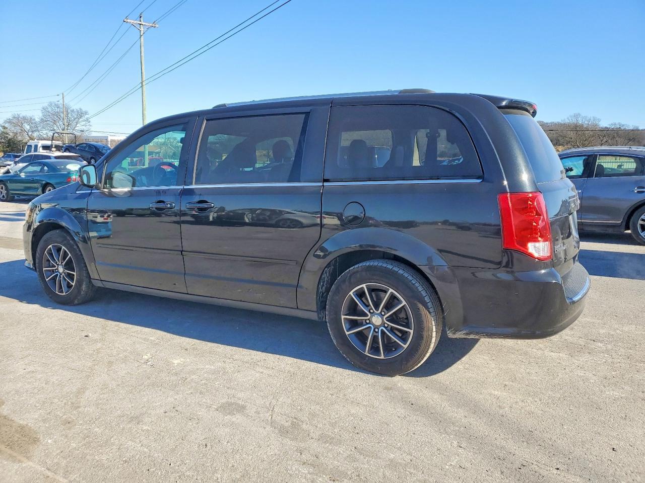 2017 Dodge Grand Caravan Sxt - Фото 2