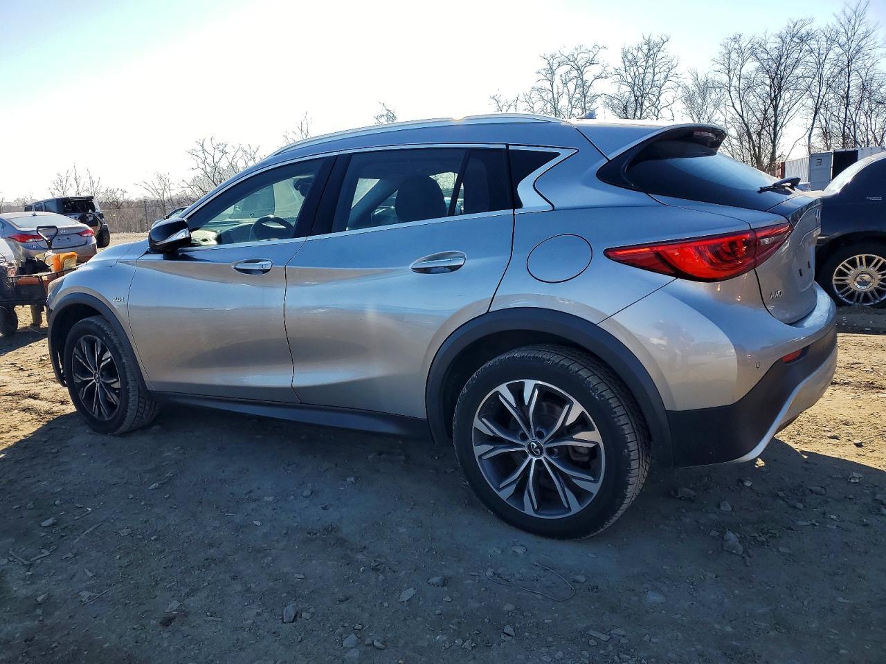 2018 Infiniti Qx30 Base - Фото 2