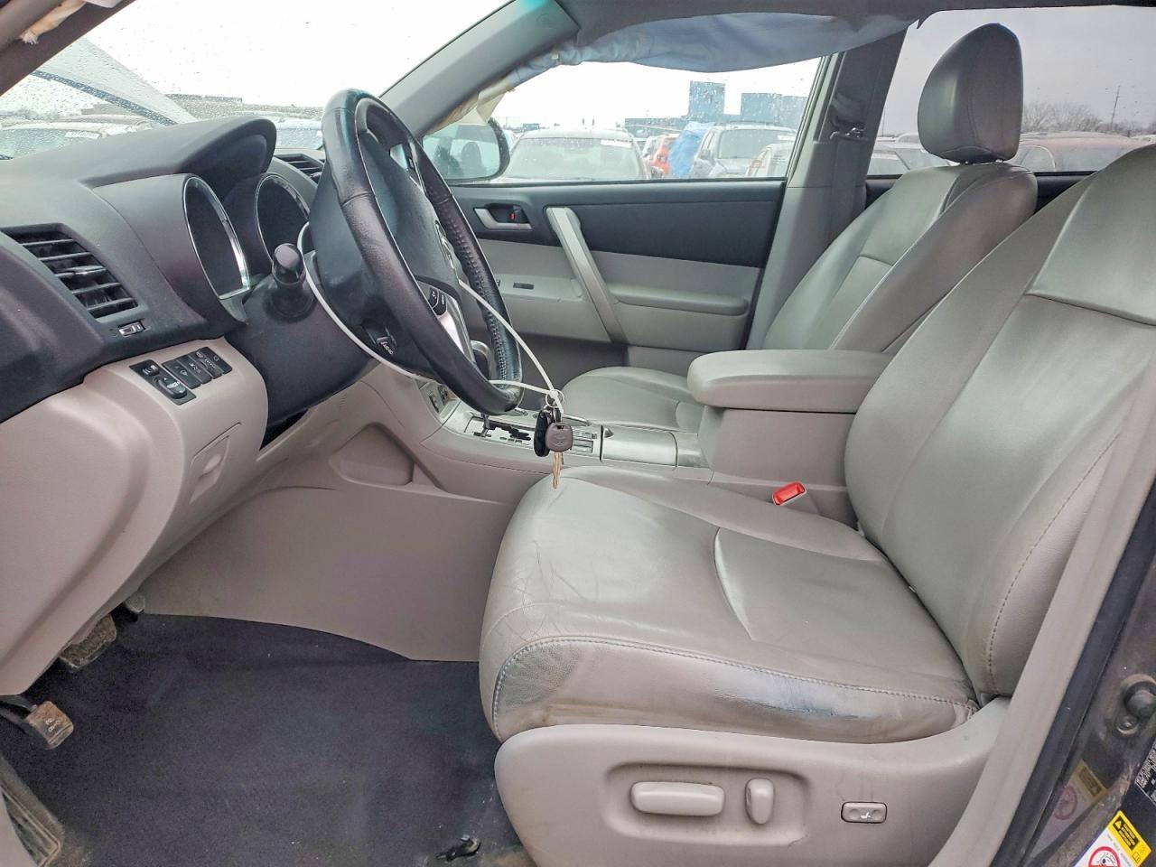 2013 Toyota Highlander Base - Image 7