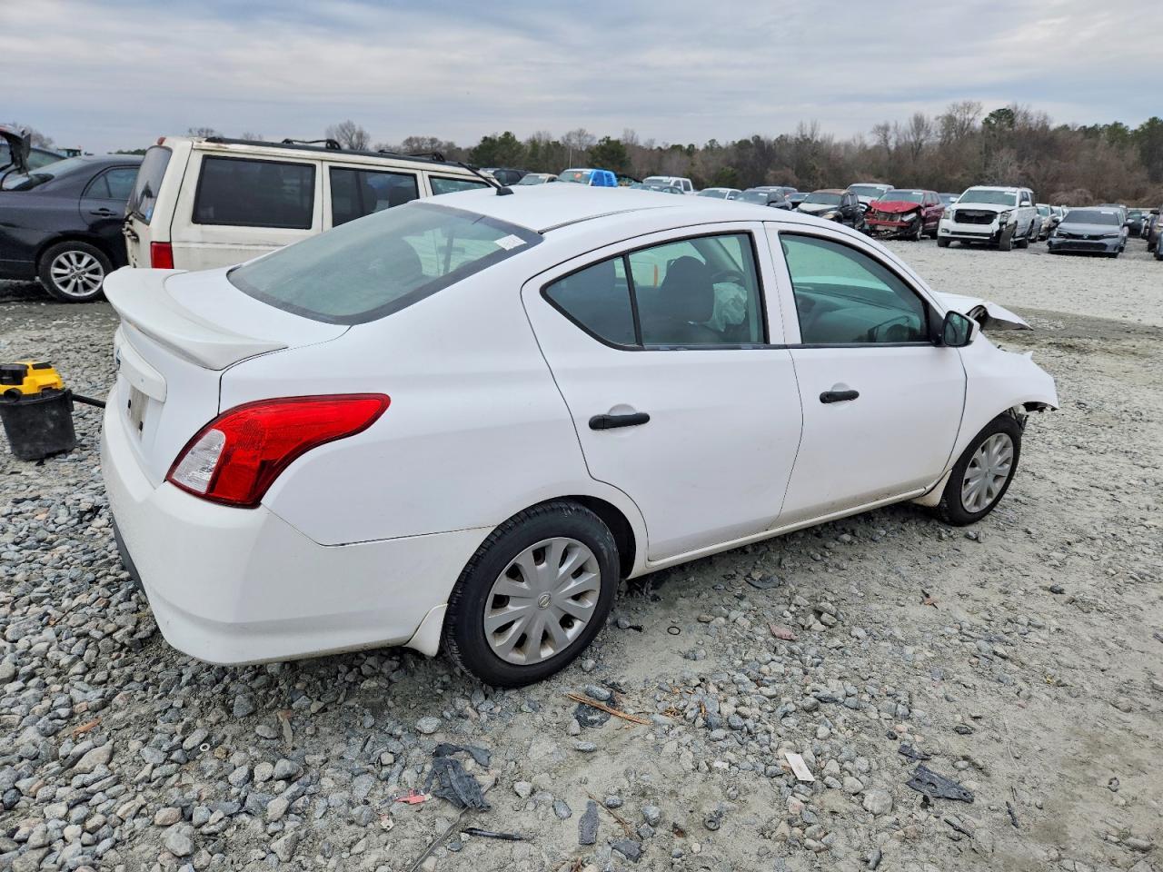 2018 Nissan Versa S - Image 3