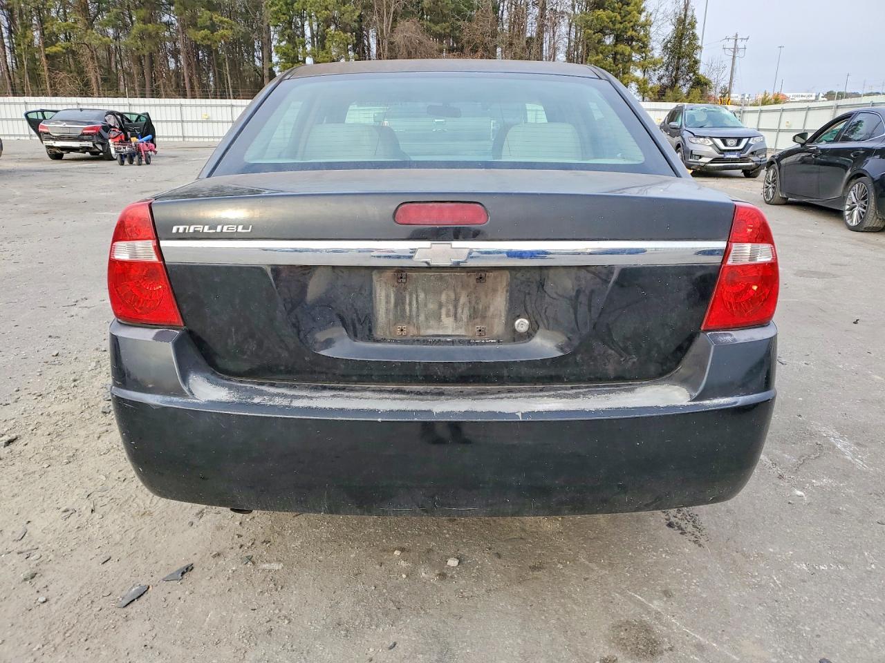 2005 Chevrolet Malibu - Image 6