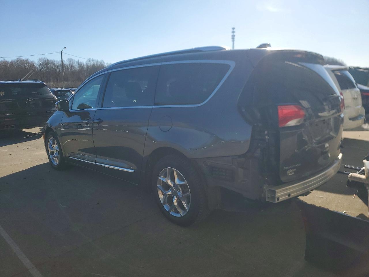 2017 Chrysler Pacifica Limited - Фото 2