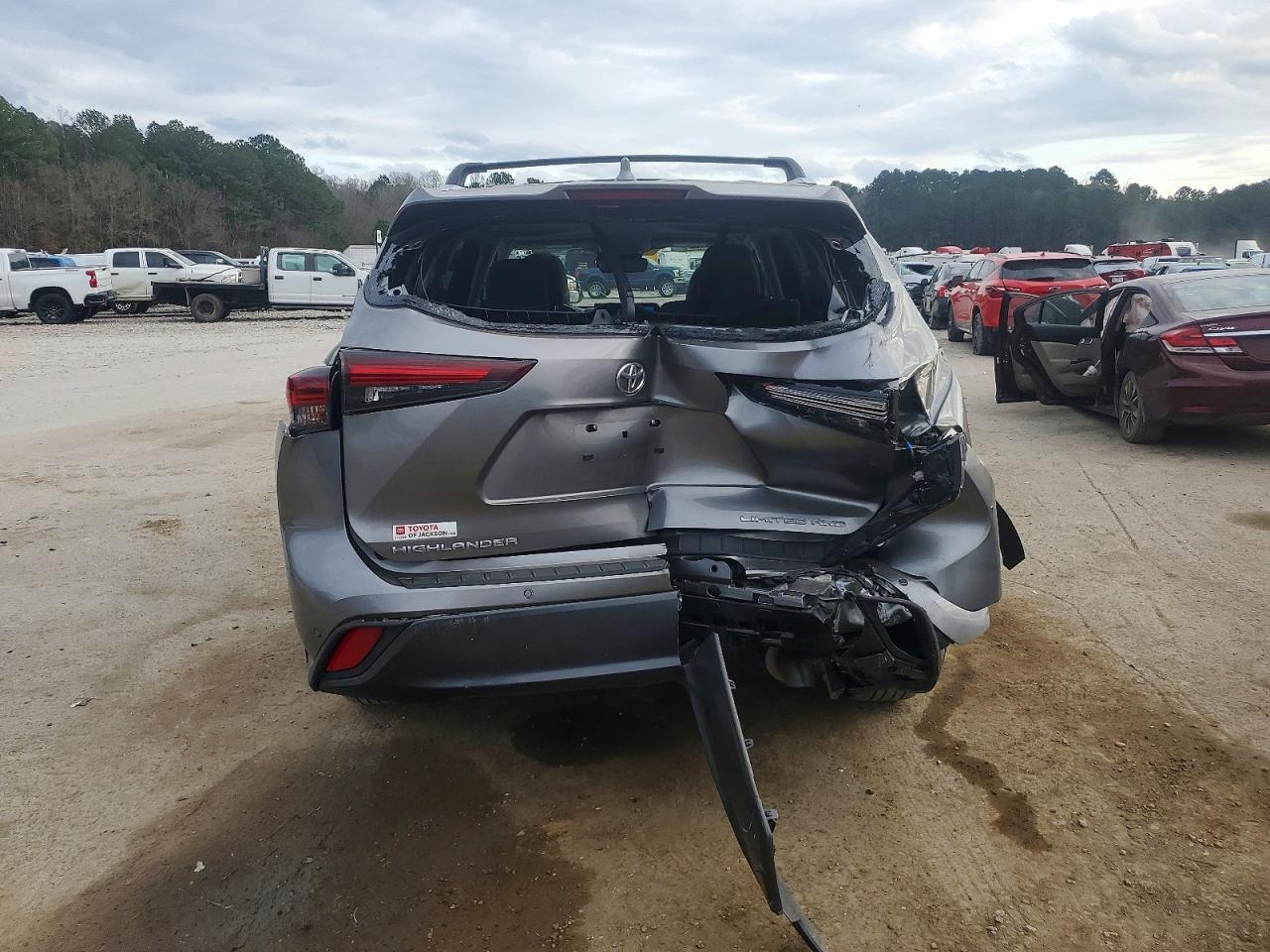 2025 Toyota Highlander Le - Фото 6