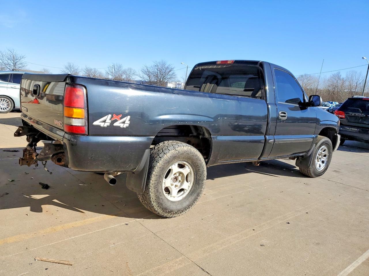 2005 GMC New Sierra K1500 - Image 3