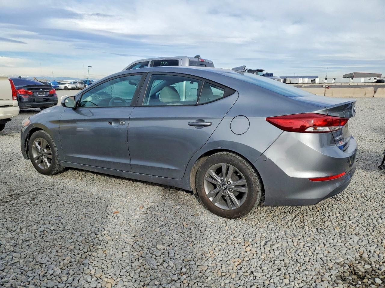 2017 Hyundai Elantra Se - Image 2