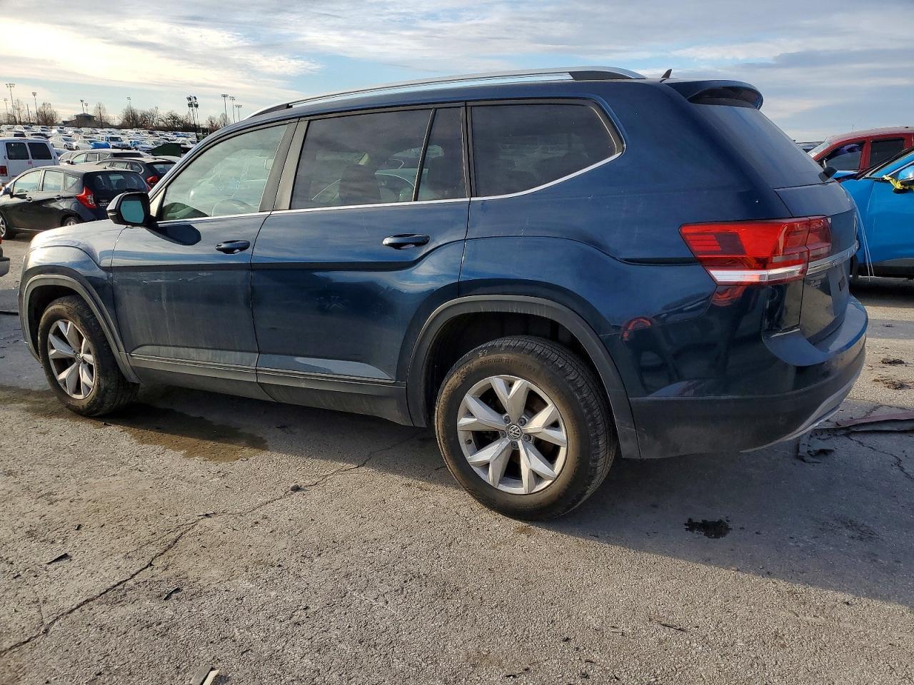 2019 Volkswagen Atlas S - Фото 2