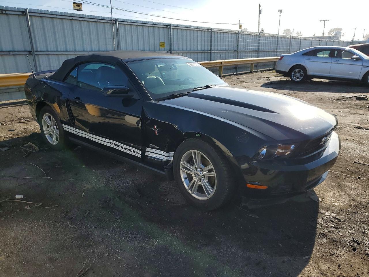 2010 Ford Mustang - Image 4