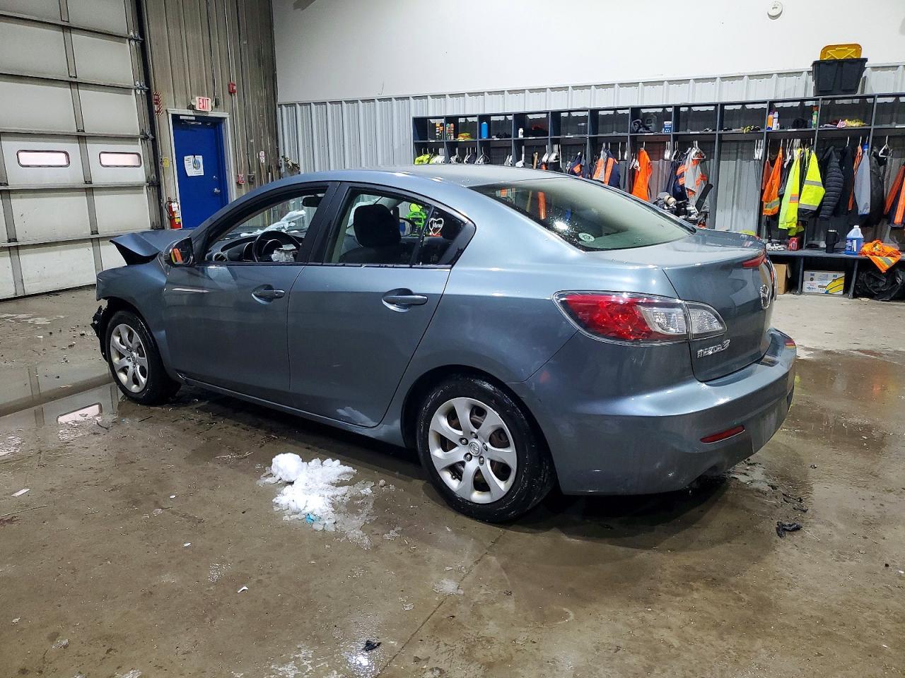 2012 Mazda 3 I - Image 2