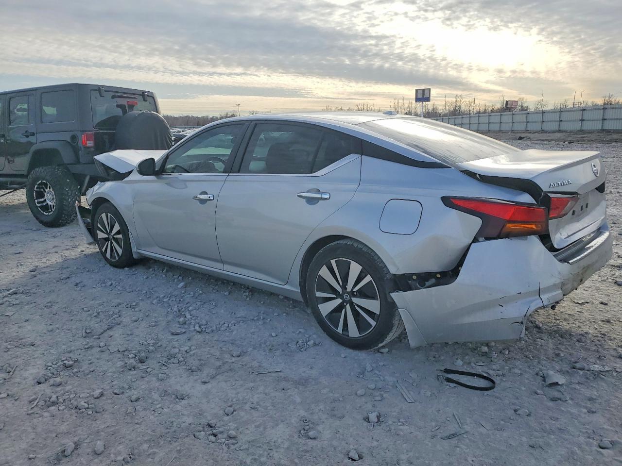 2022 Nissan Altima Sv - Image 2