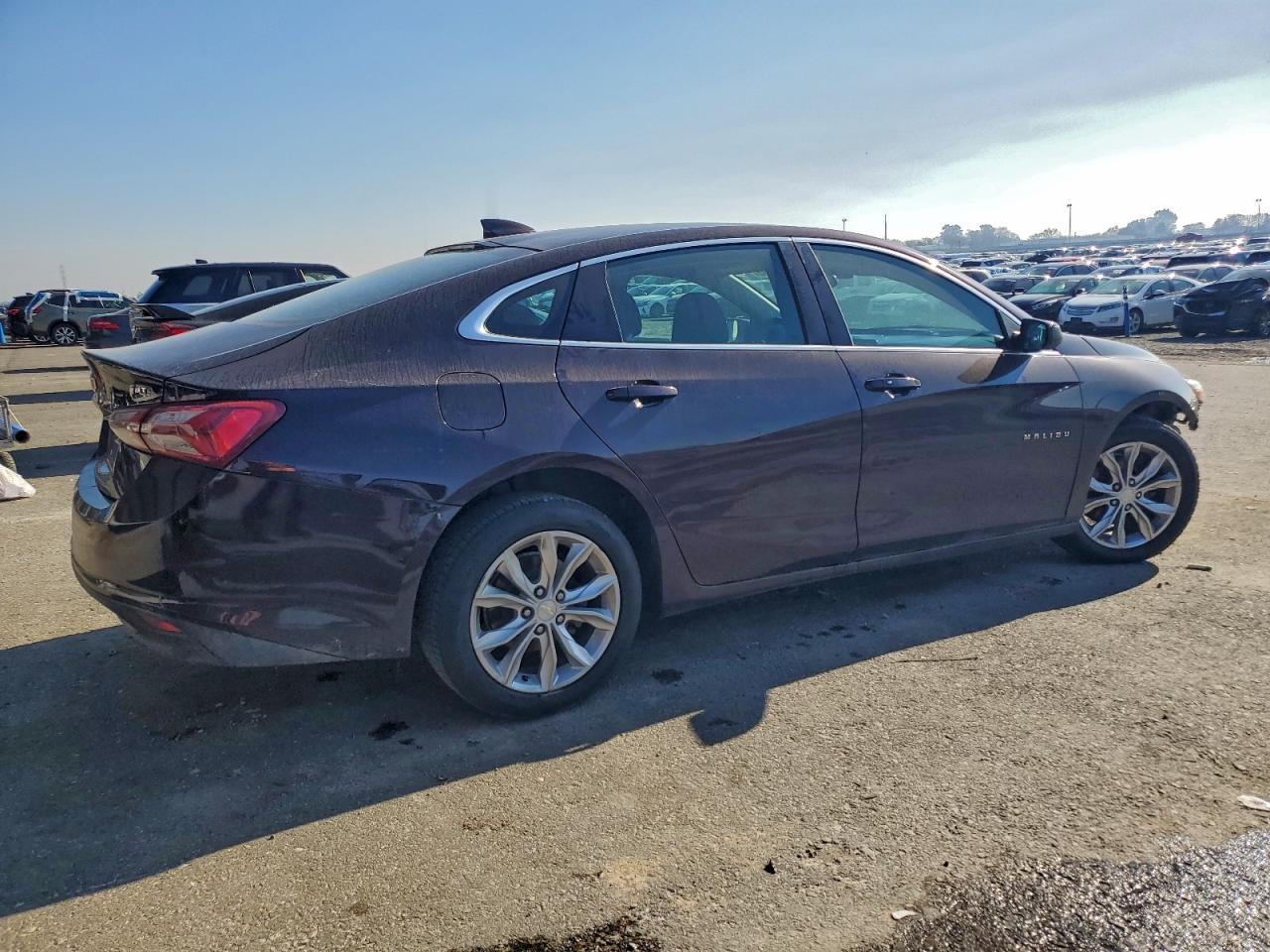 2021 Chevrolet Malibu Lt - Фото 3