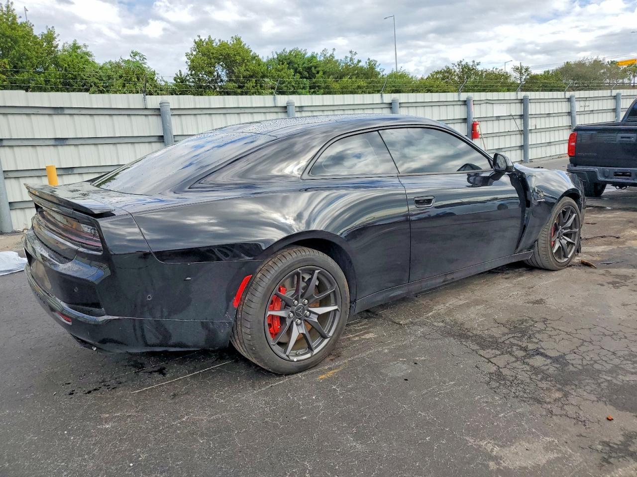 2024 Dodge Charger Daytona Scat Pack - Image 3