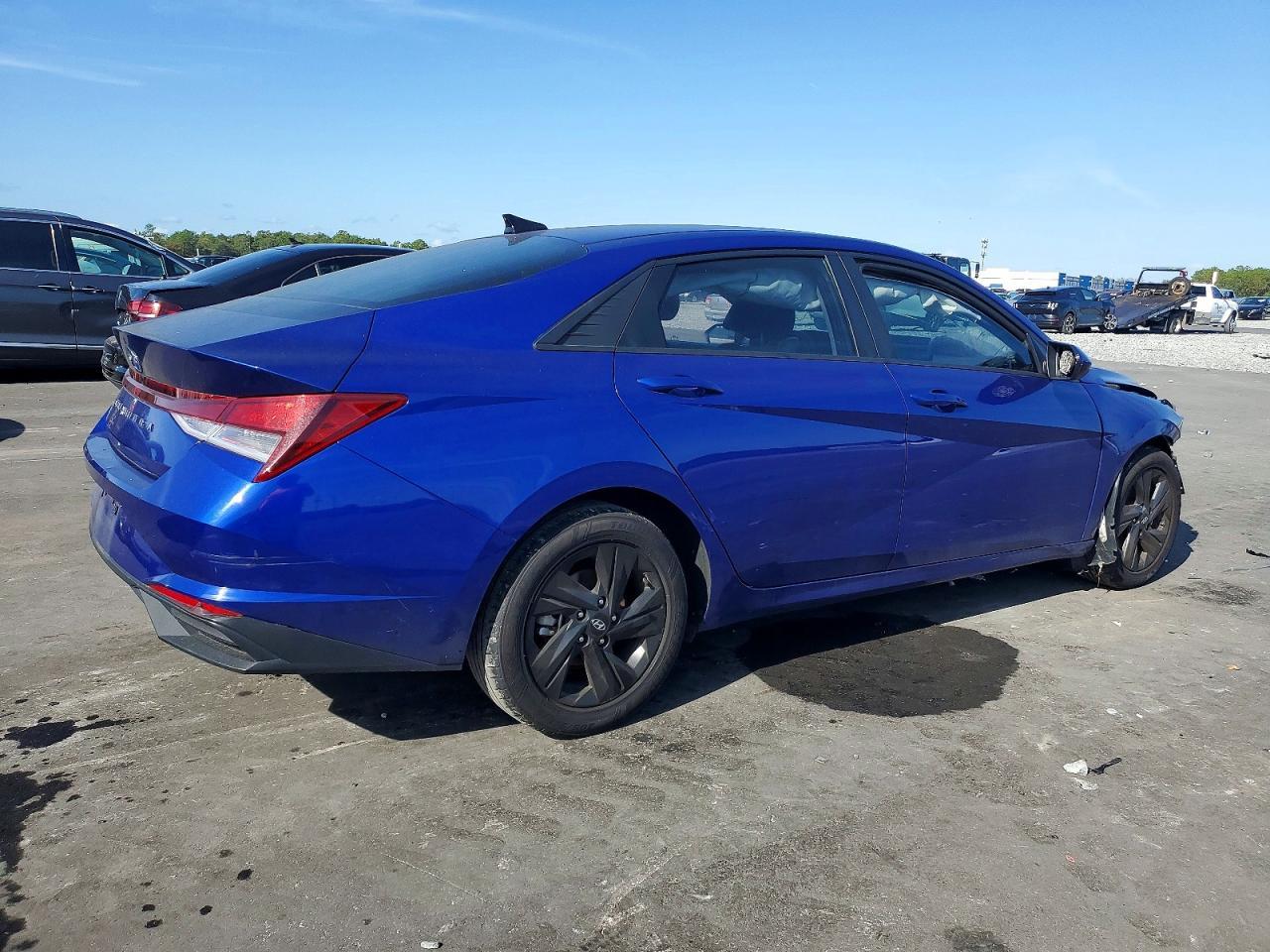 2023 Hyundai Elantra Sel - Image 3