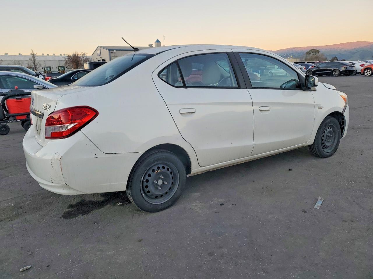 2017 Mitsubishi Mirage G4 Es - Фото 3