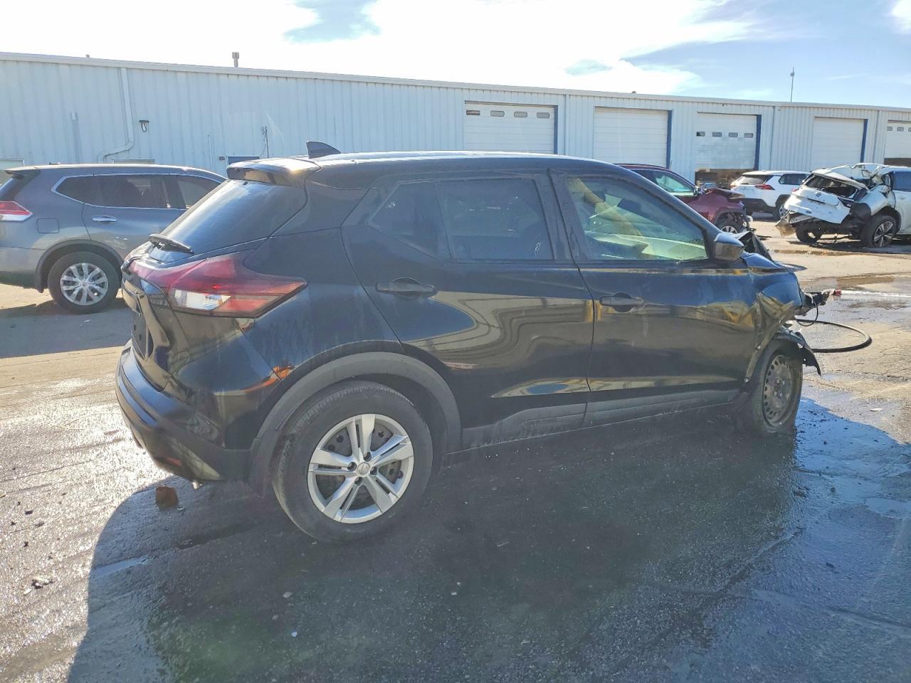 2023 Nissan Kicks S - Фото 3