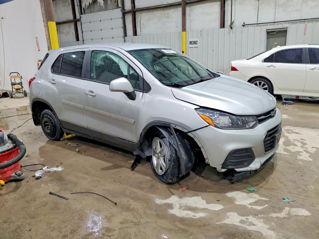 2019 Chevrolet Trax Ls - Image 4